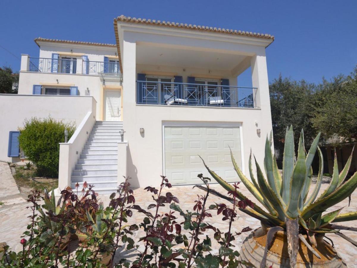 Beautiful Villa In Finikounda Near The Seabeach Exterior foto